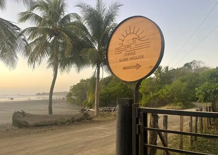 Pipa's Surf House Guanacaste Marbella
